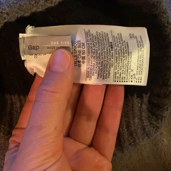 Gap Beanie - Picture 2 of 2